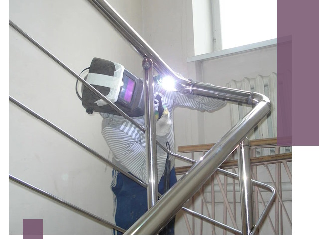 Монтаж перил и ограждений качественно в Вязниках