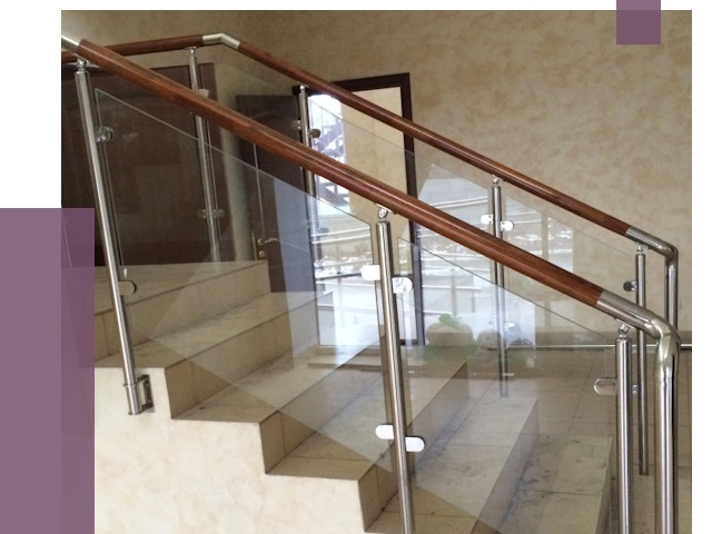 Комбинированные перила из металла и дерева в Вязниках