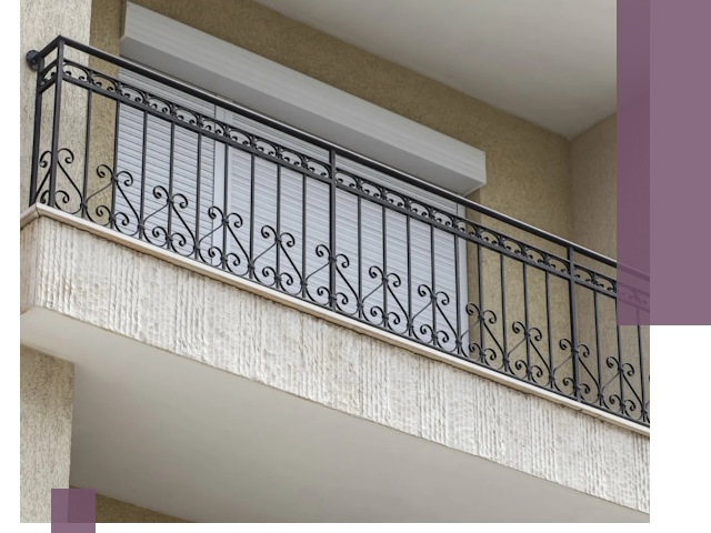 Балконные ограждения из металла и стекла в Вязниках для домов