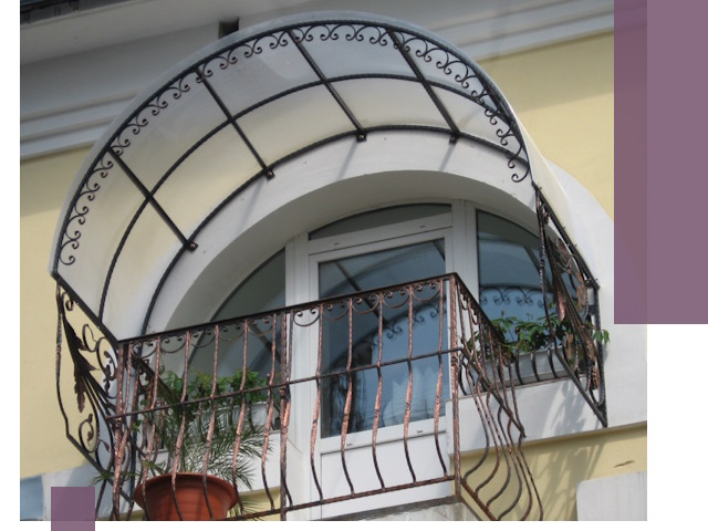 Козырьки над балконом в Вязниках — изготовление и монтаж